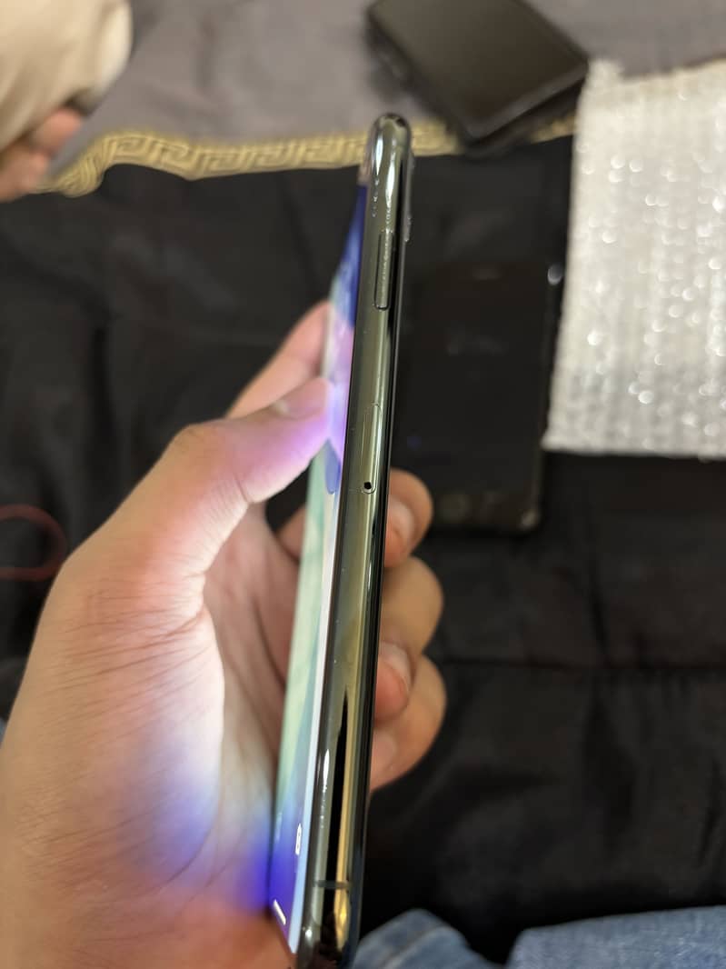 Apple iPhone 11 Pro Max 5