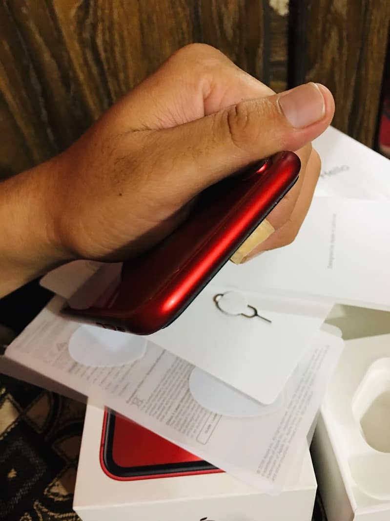 Apple iPhone XR 4
