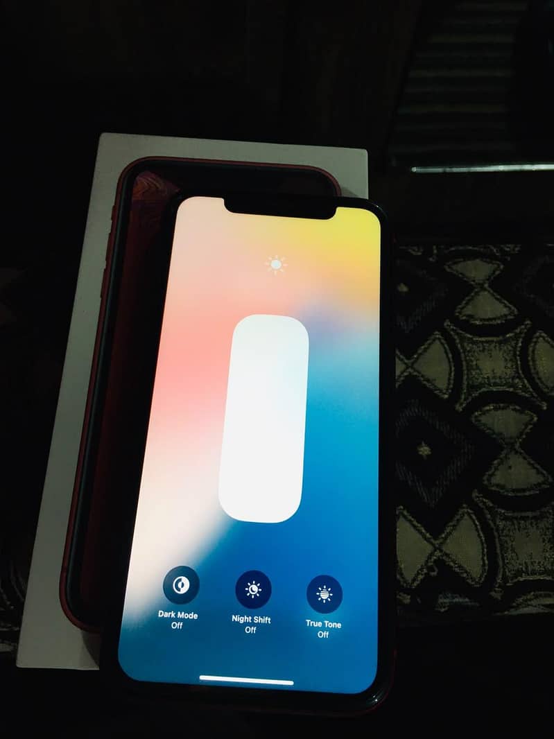 Apple iPhone XR 7