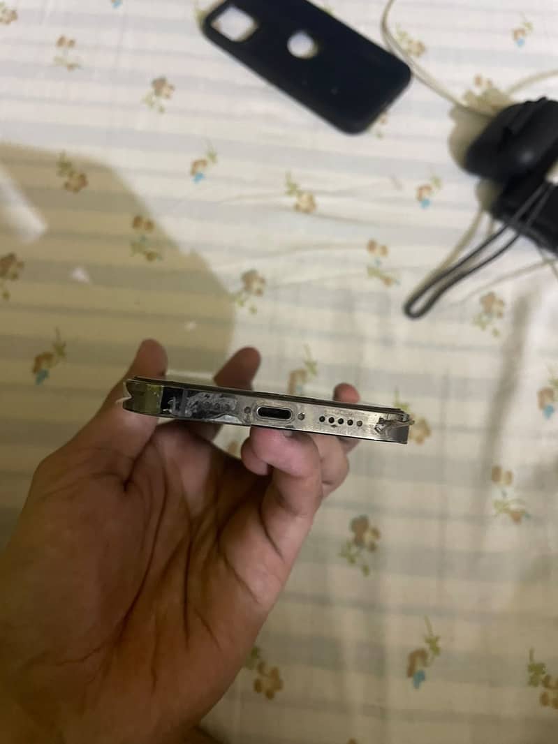 IPhone 12 Pro pta 5