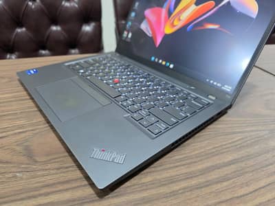 Lenovo ThinkPad T14 Gen 4 / 7 months warranty remaining