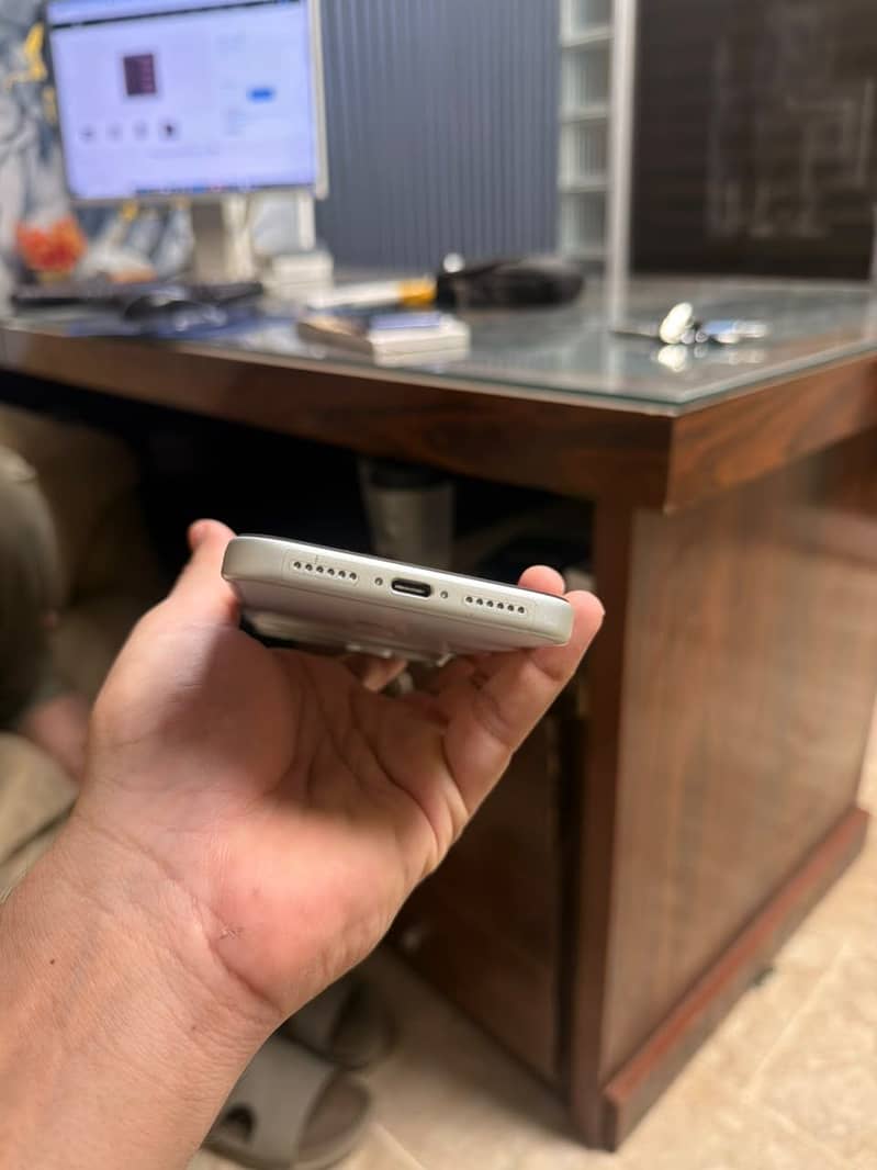 Apple iPhone 17 Pro Max 1
