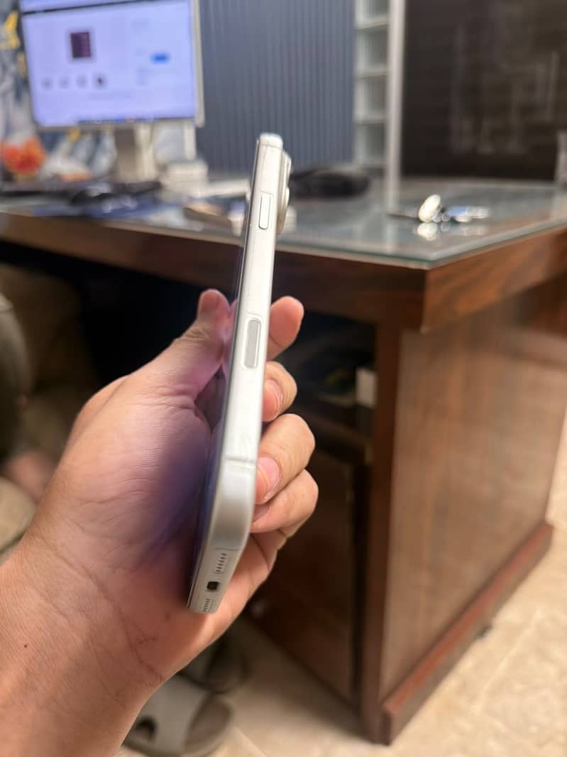 Apple iPhone 17 Pro Max 2
