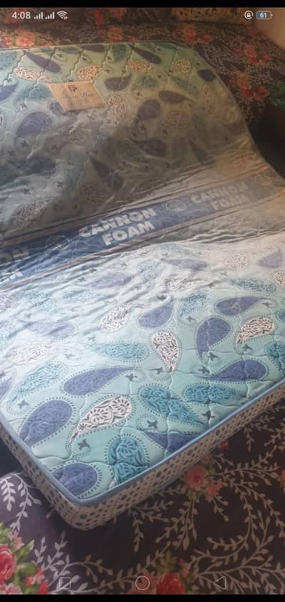 1 matters Hain achi quality ka or 1 Pura bed sheets Hain bahir ka