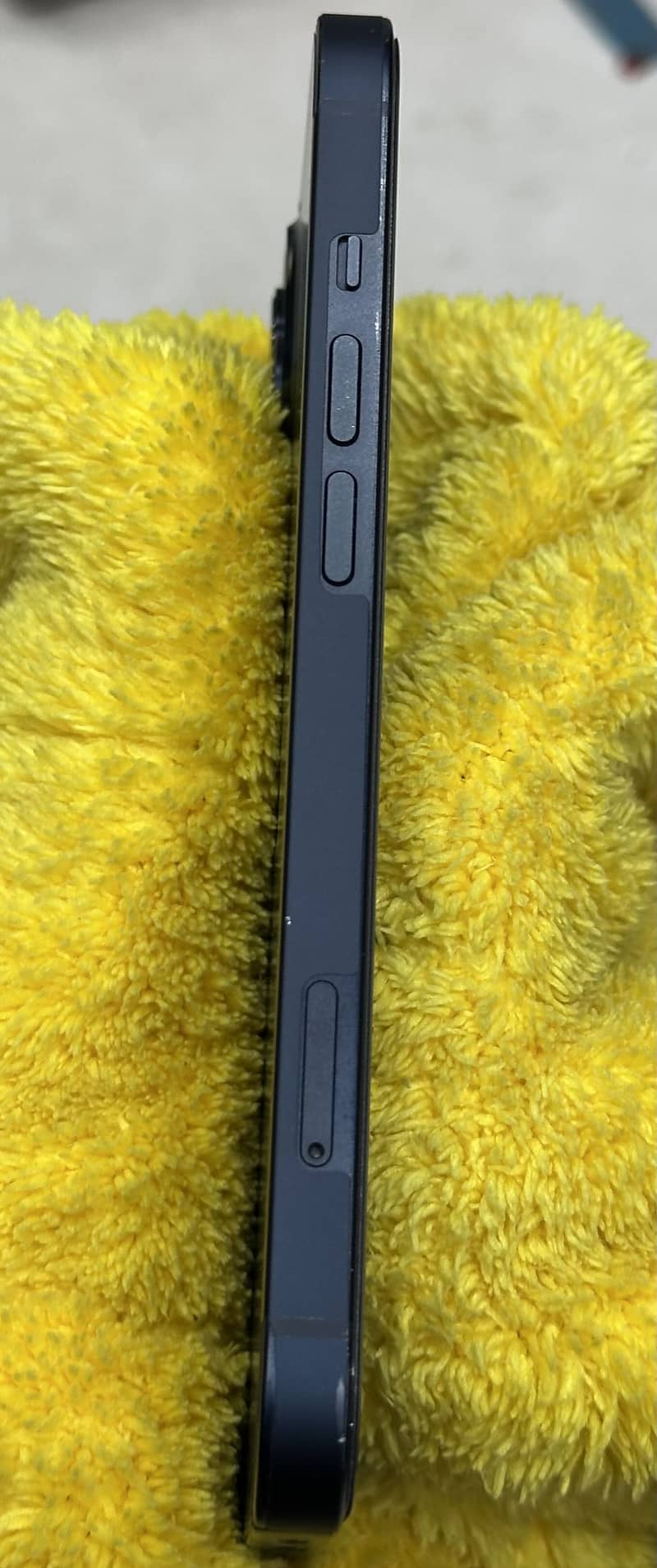 Apple iPhone 13 1