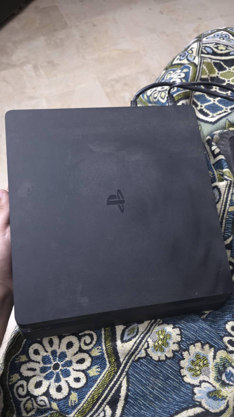 ps4 slim 1