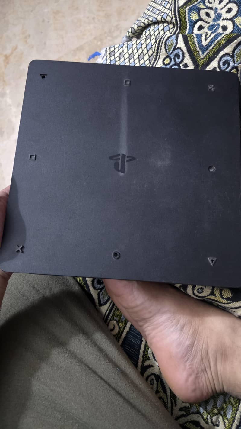 ps4 slim 4