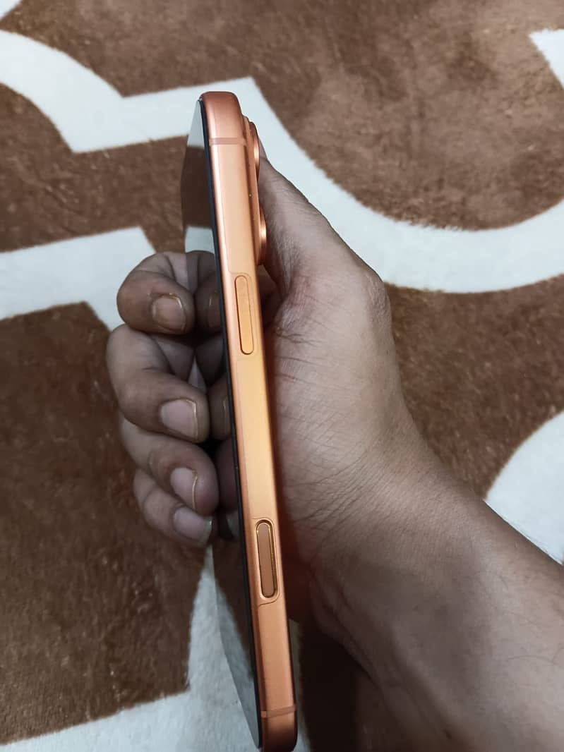 Apple iPhone 17 Pro Max 4