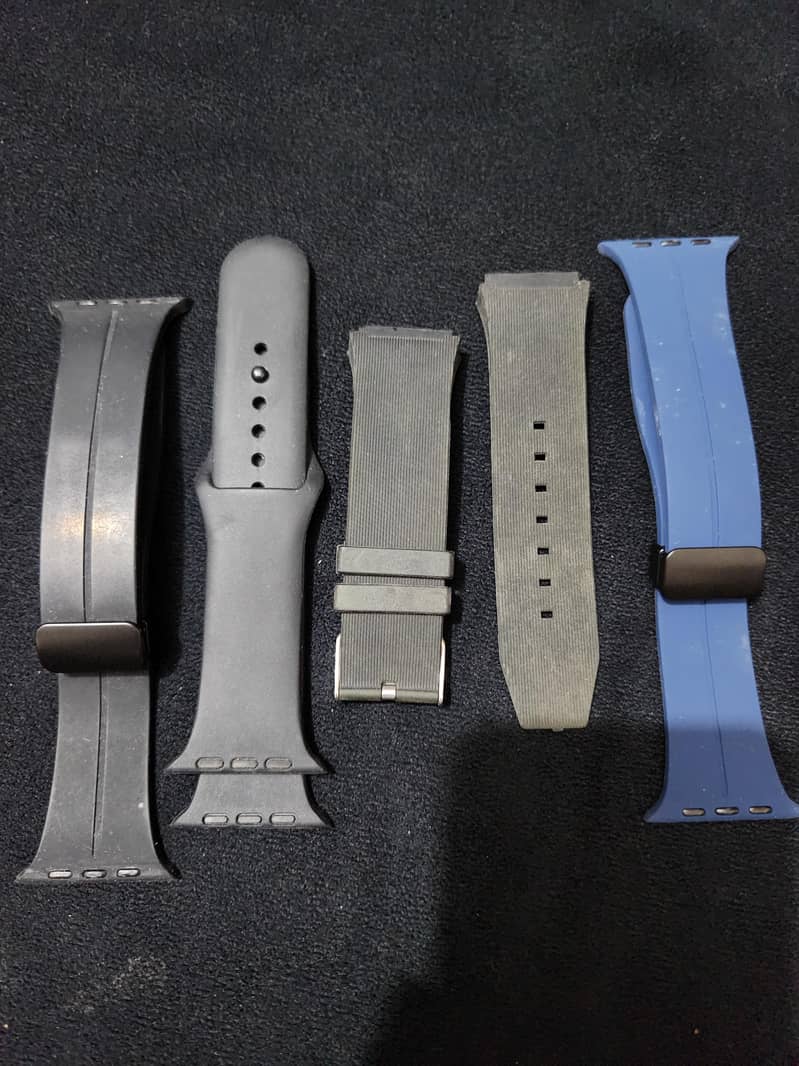 4 Smart watch Straps in 1050 0