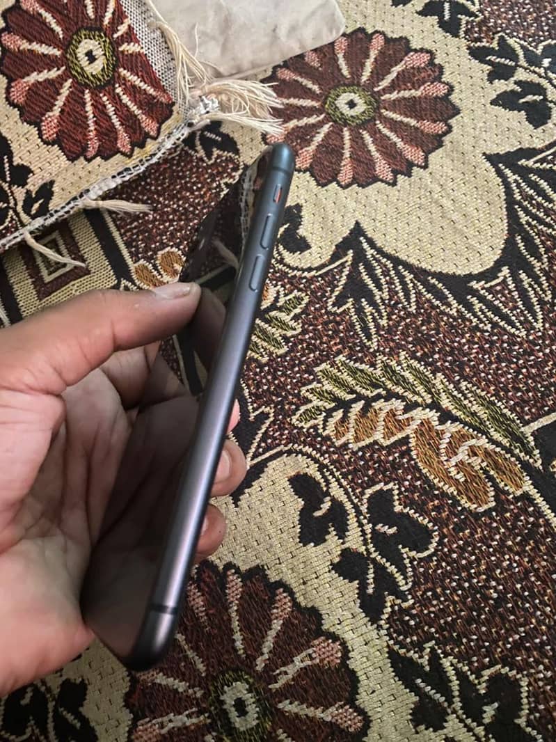 Apple iPhone 11 Pro Max 2