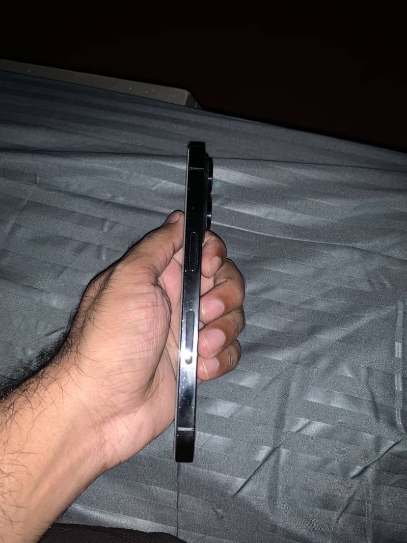 Apple iPhone 14 Pro 2