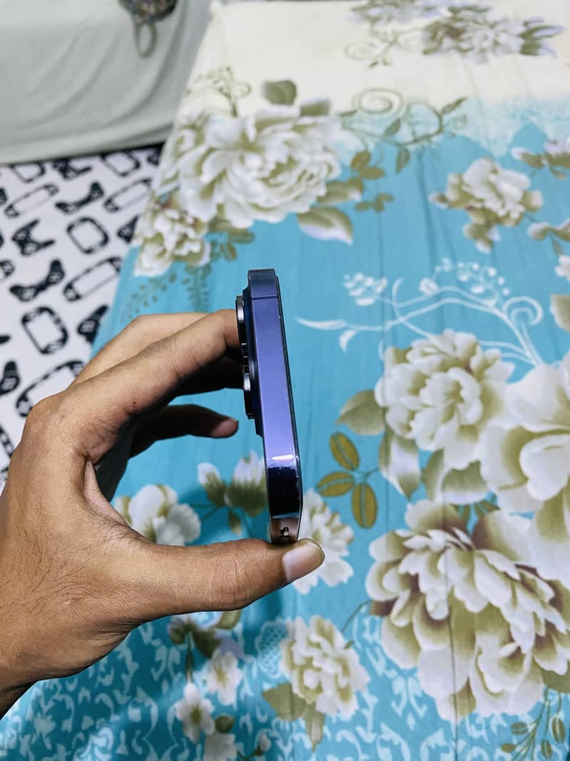 Apple iPhone 14 Pro 3