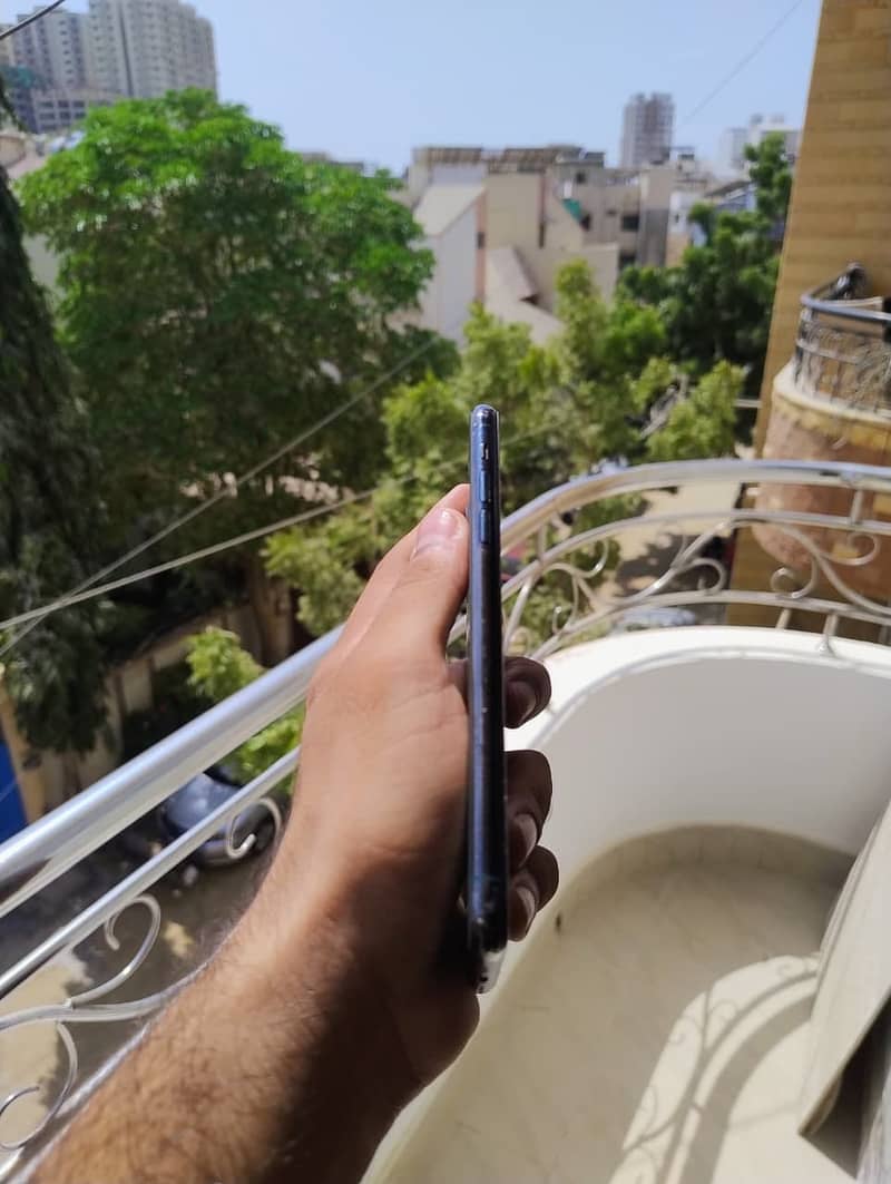 Apple iPhone 11 Pro Max 3