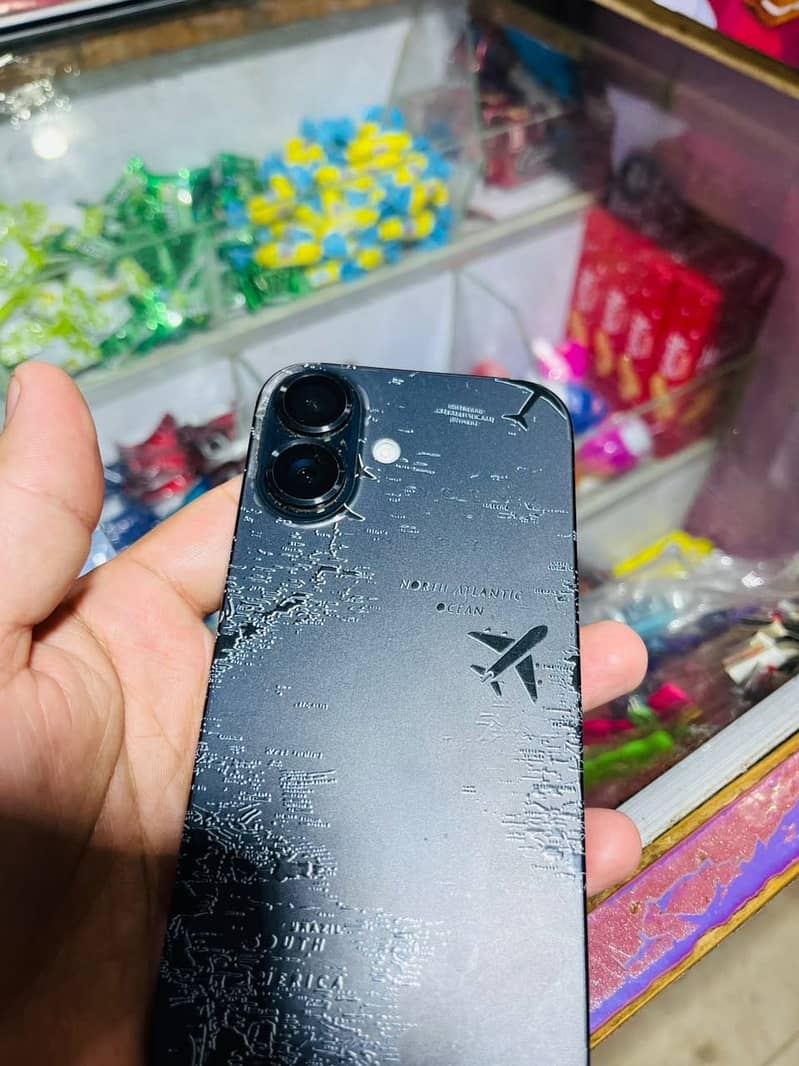 Apple iPhone 16 0