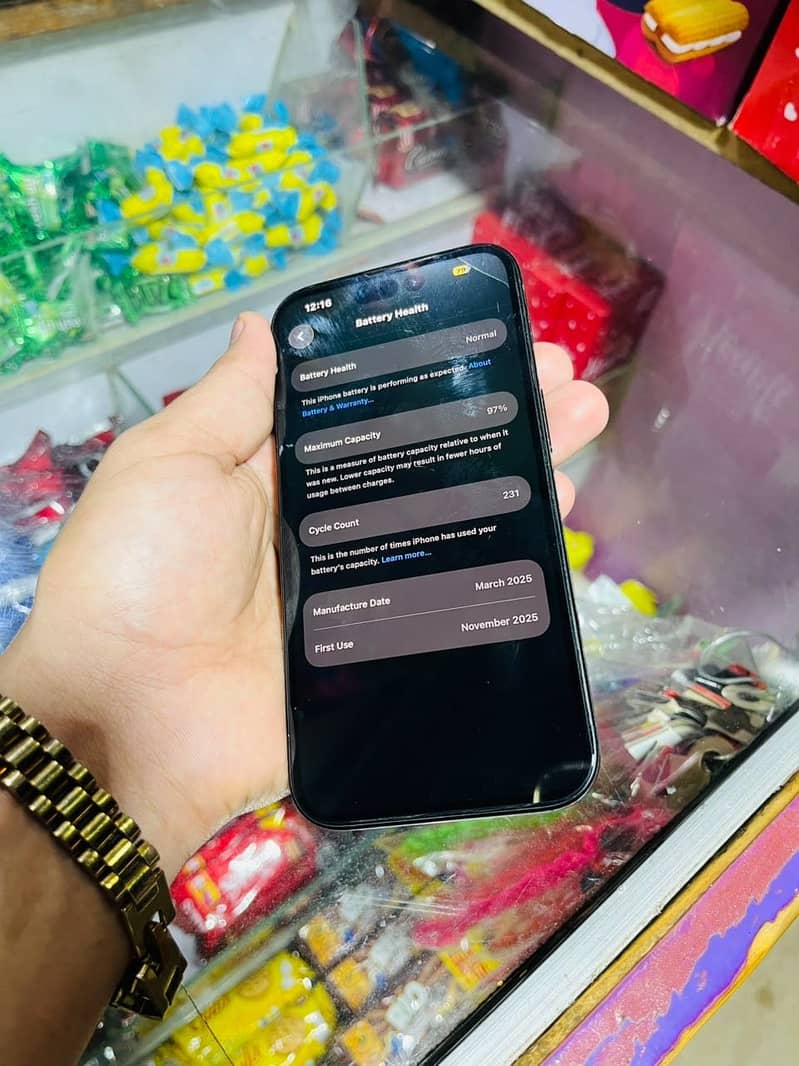 Apple iPhone 16 4