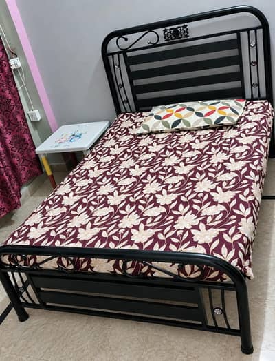 Iron single bed