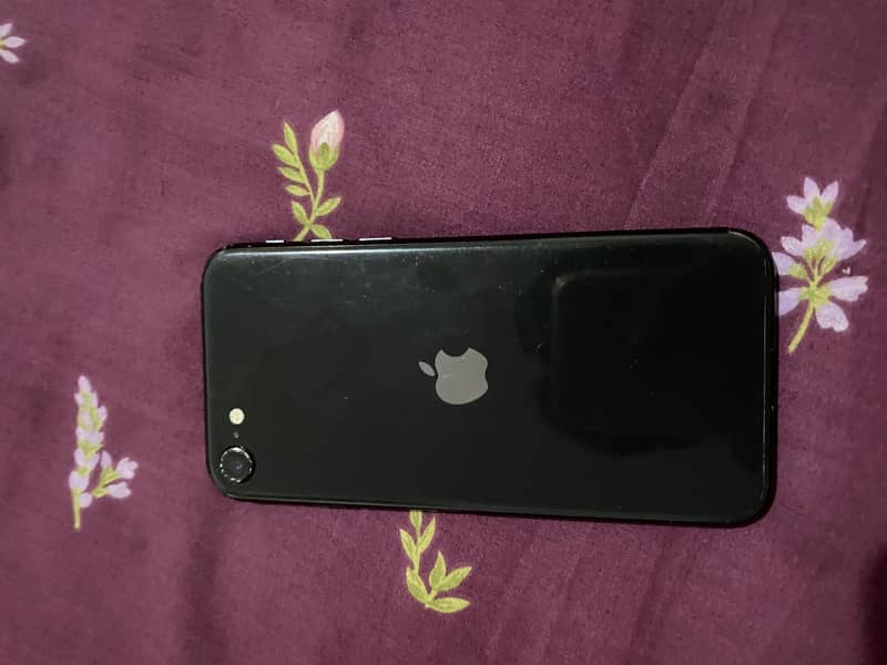Apple iPhone SE 2nd generation 0