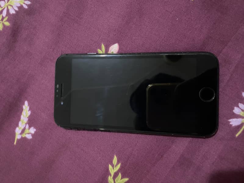 Apple iPhone SE 2nd generation 1