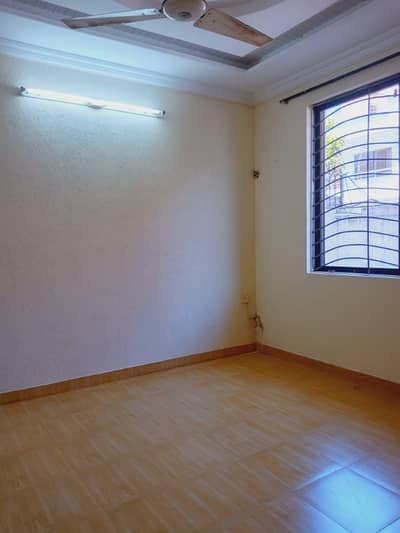 4 Marla Portion For Rent