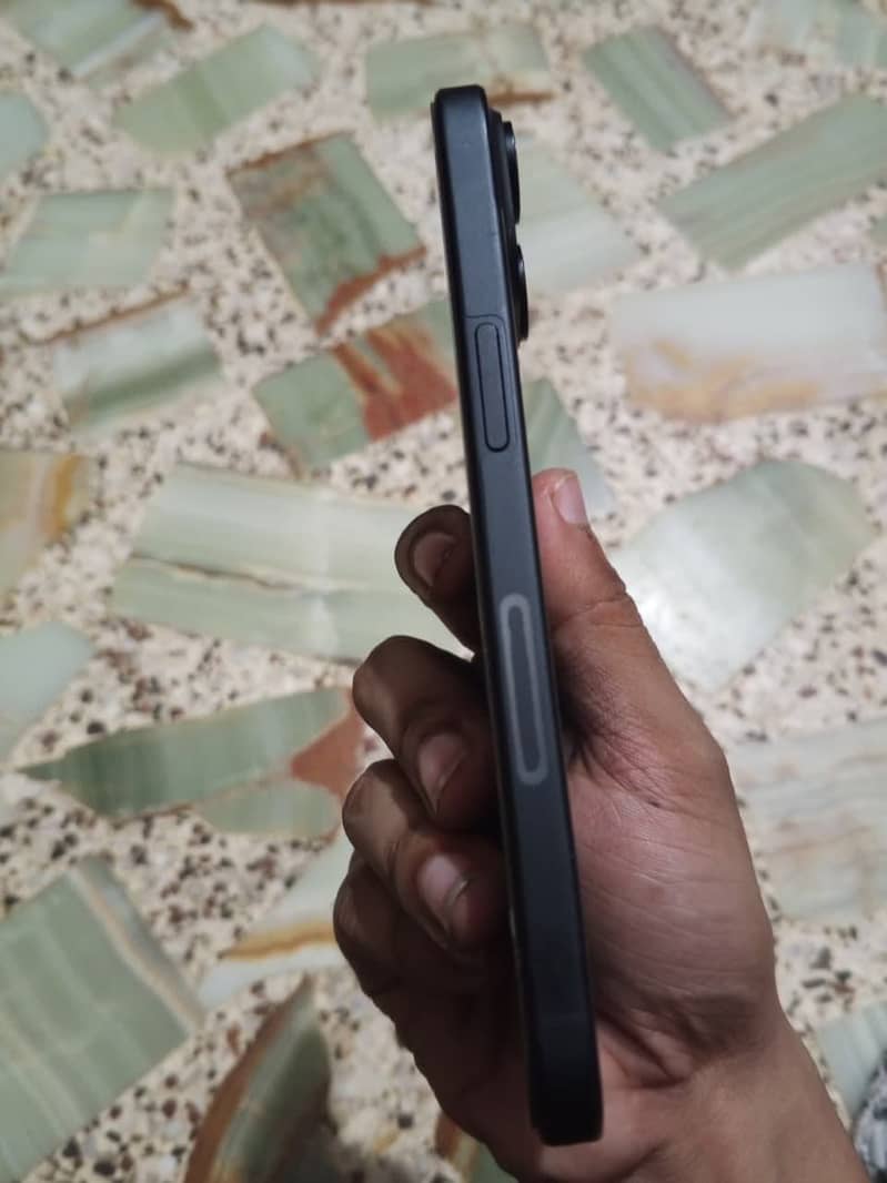 Apple iPhone 15 3