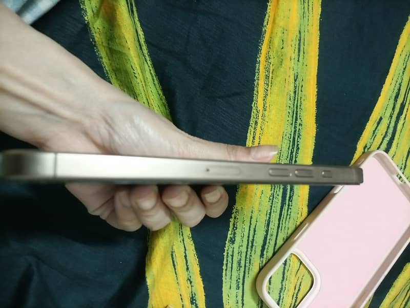 Apple iPhone 16 Pro Max 1