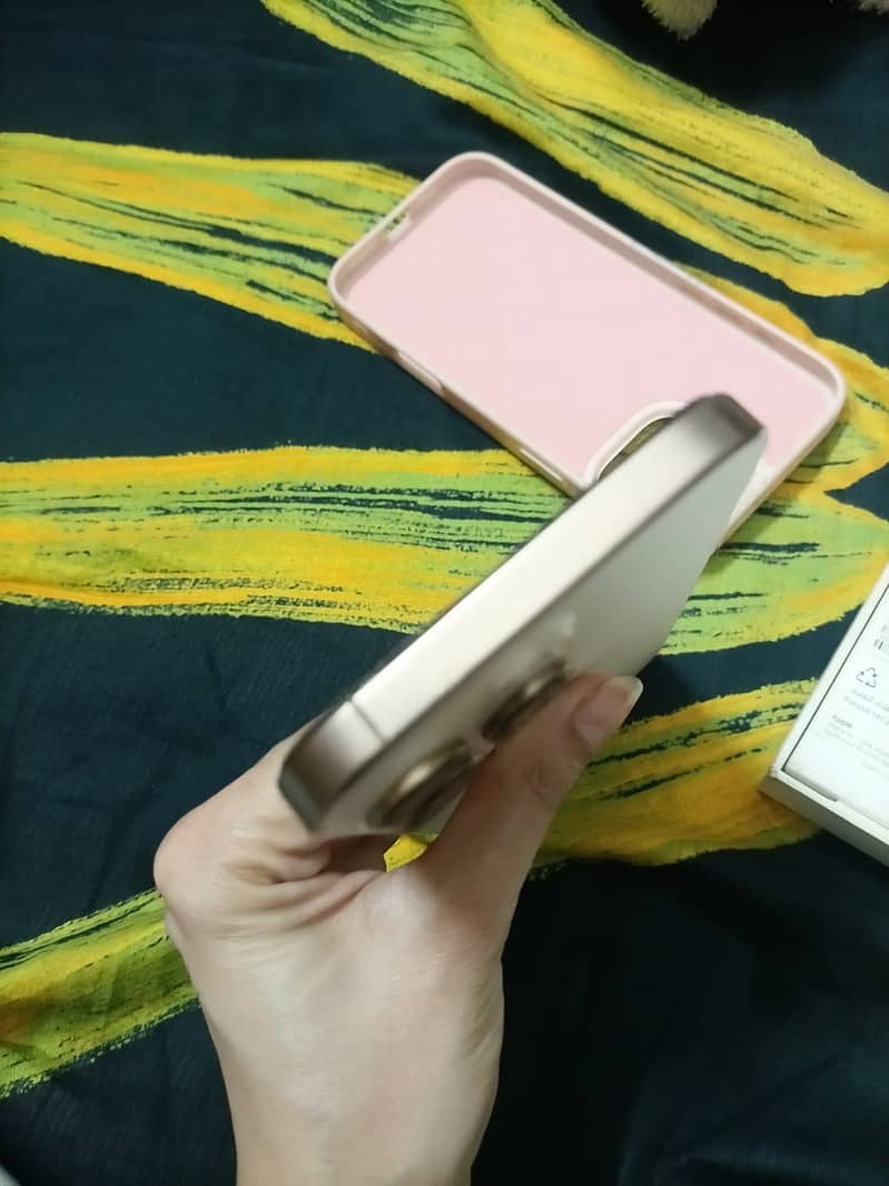 Apple iPhone 16 Pro Max 5