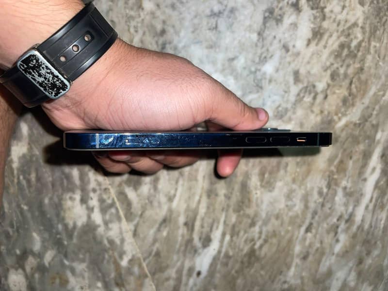 Apple iPhone 12 Pro 1