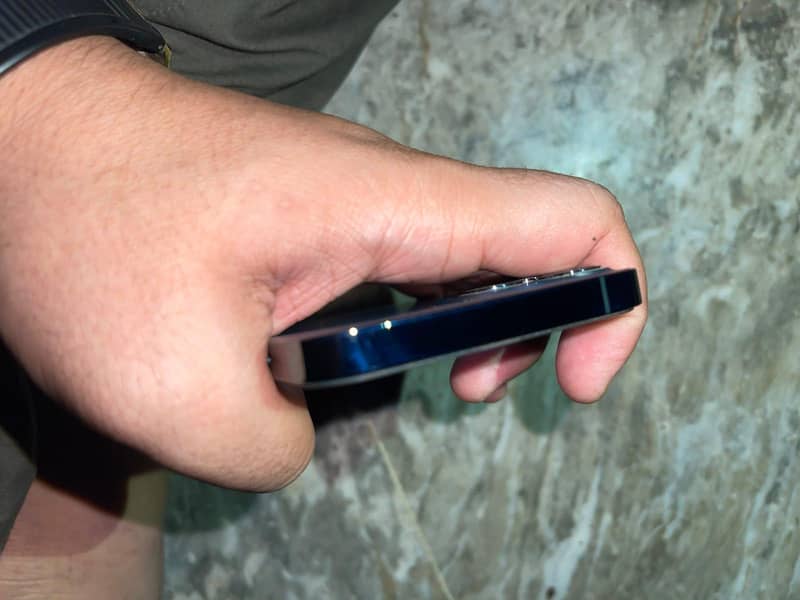 Apple iPhone 12 Pro 3