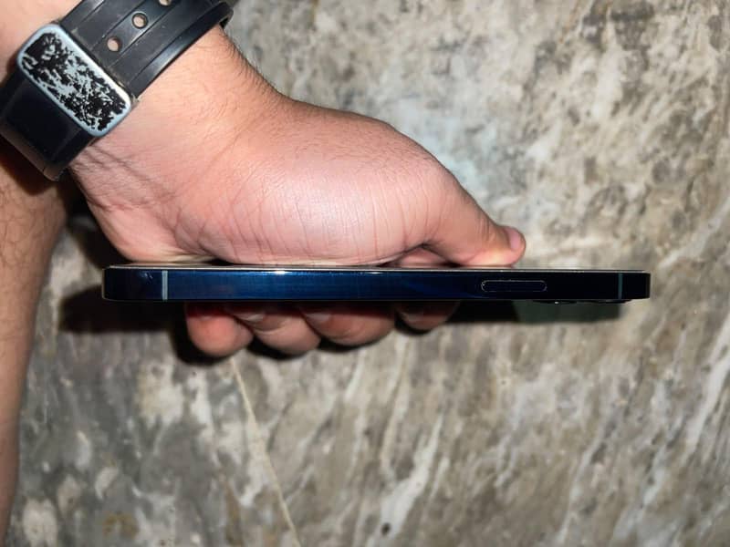 Apple iPhone 12 Pro 4