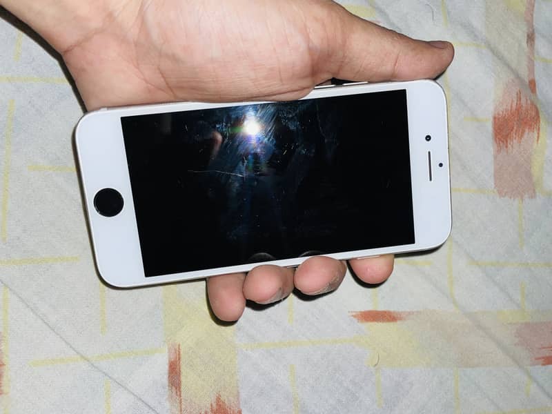 Apple iPhone 7 2