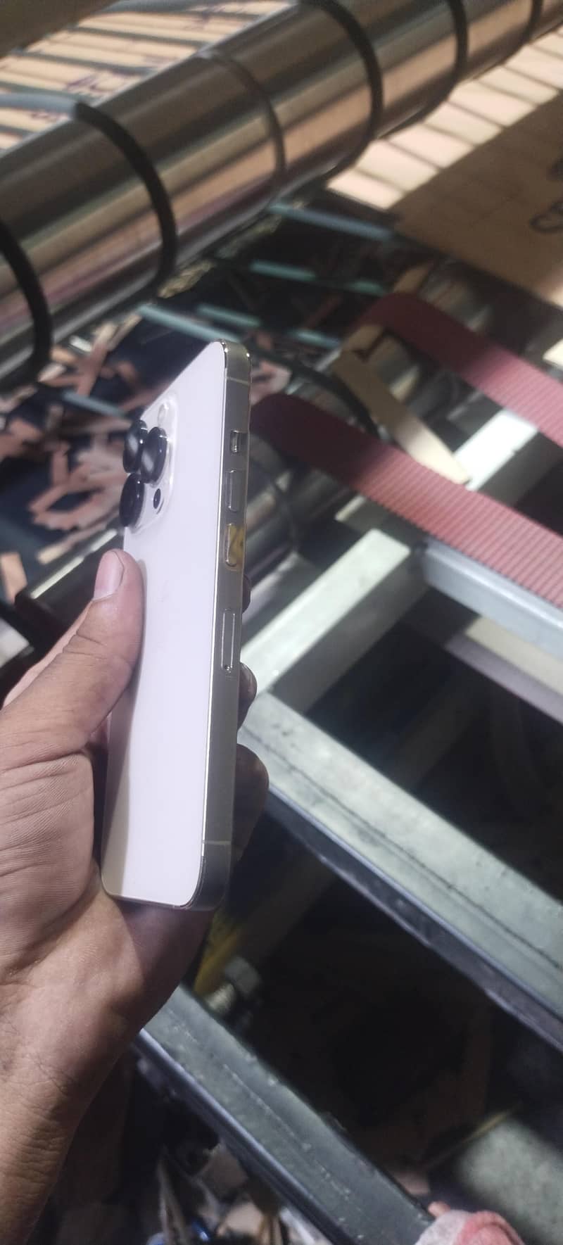 Apple iPhone 13 Pro 8