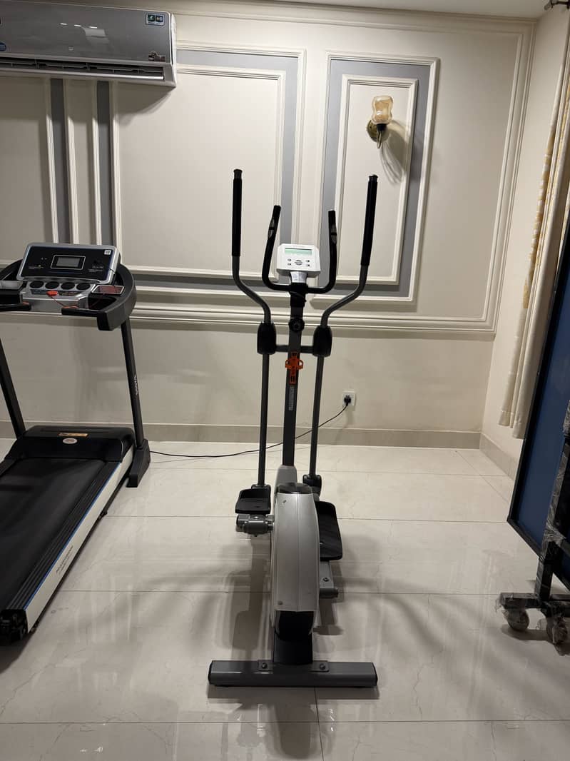 Apollo E50E Eliptical (mint condition, barely used) 0