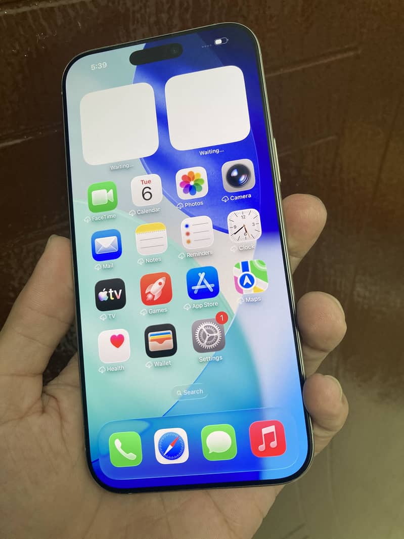 Apple iPhone 16 Pro Max 4