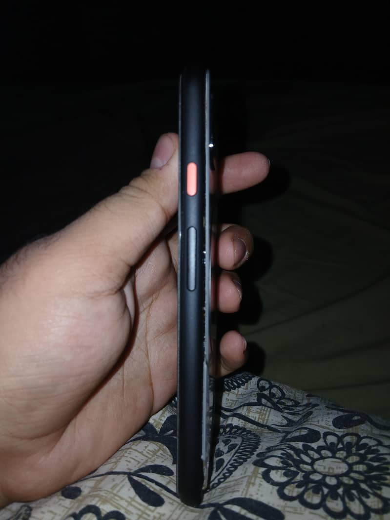 Google Pixel 4 3
