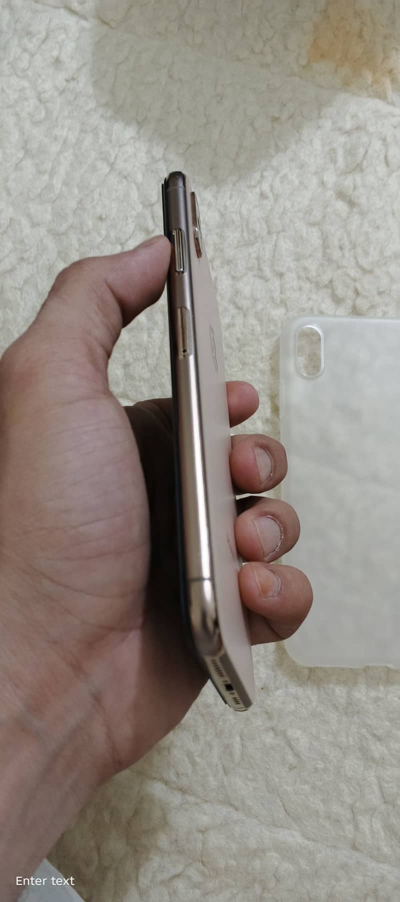 Apple iPhone XS Max 4