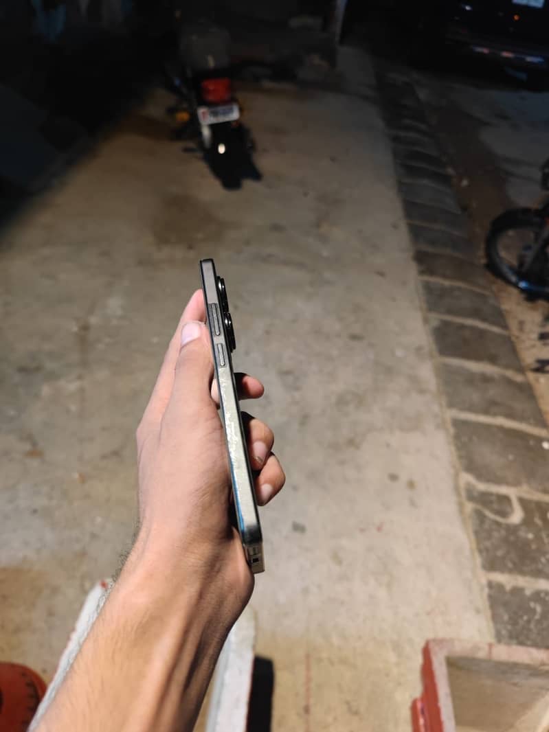 Xiaomi Redmi Note 13 Pro 3