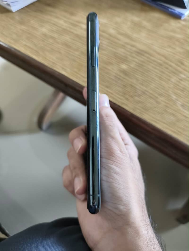 Apple iPhone 11 Pro Max 2