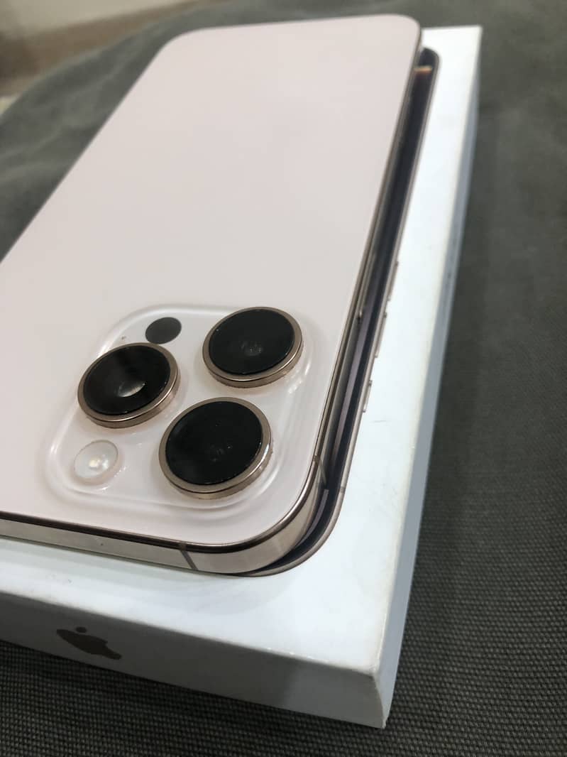 Apple iPhone 16 Pro Max 6