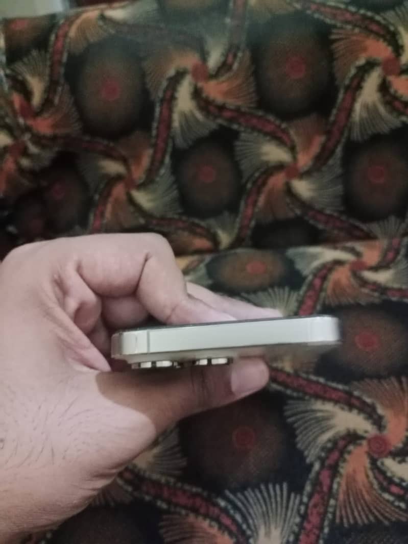 Apple iPhone 14 Pro Max 3