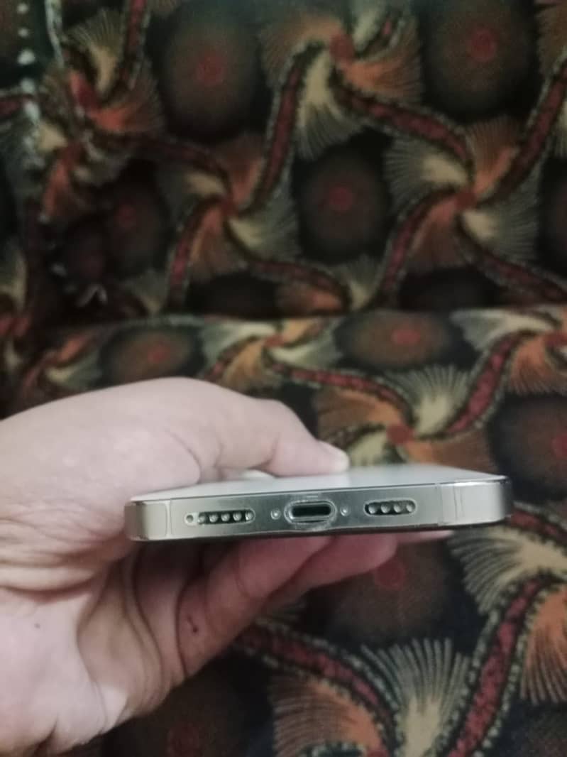 Apple iPhone 14 Pro Max 4