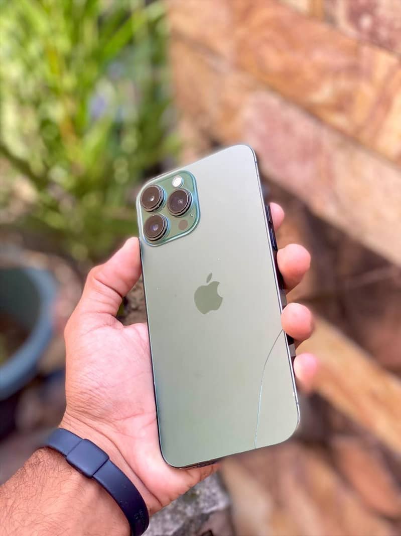 Apple iPhone 13 Pro Max 2