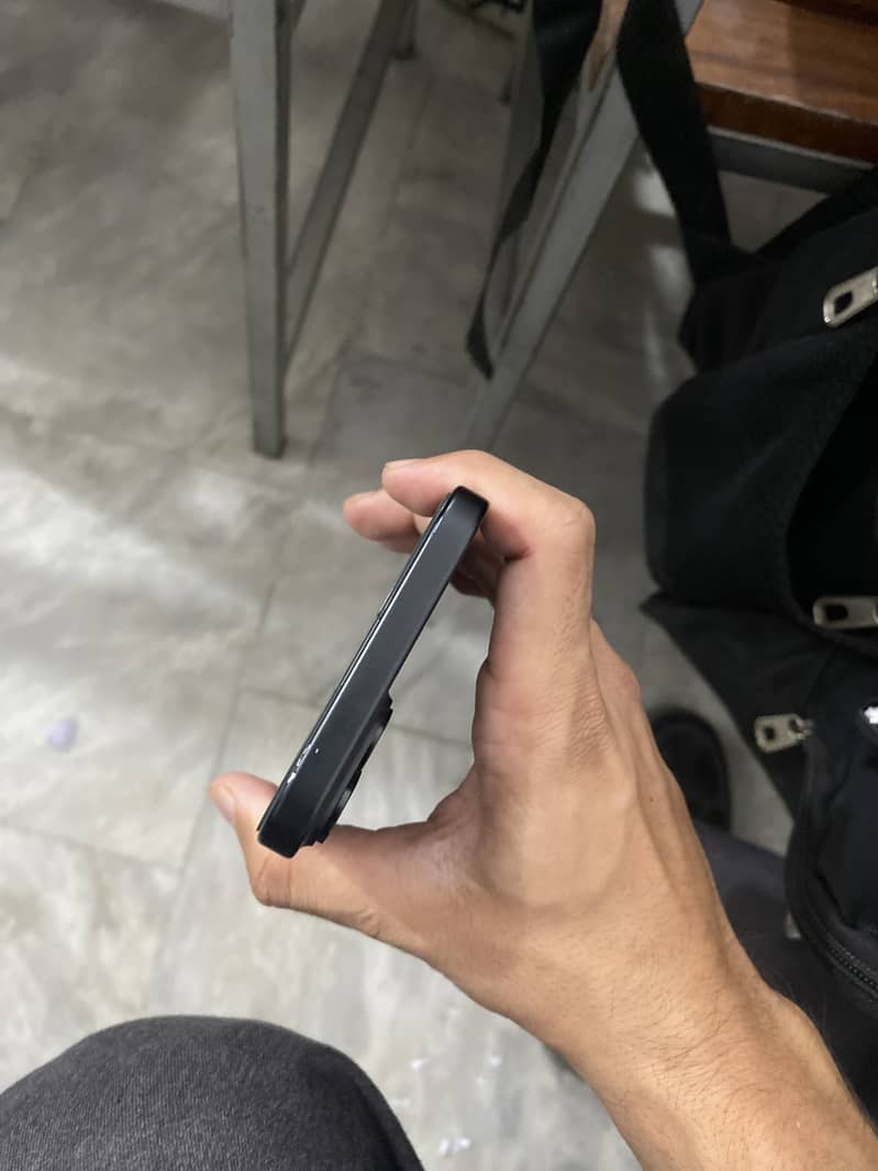 Apple iPhone 15 plus 3