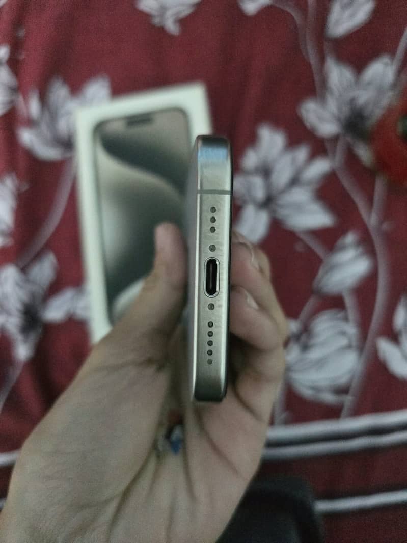 Apple iPhone 15 Pro 8