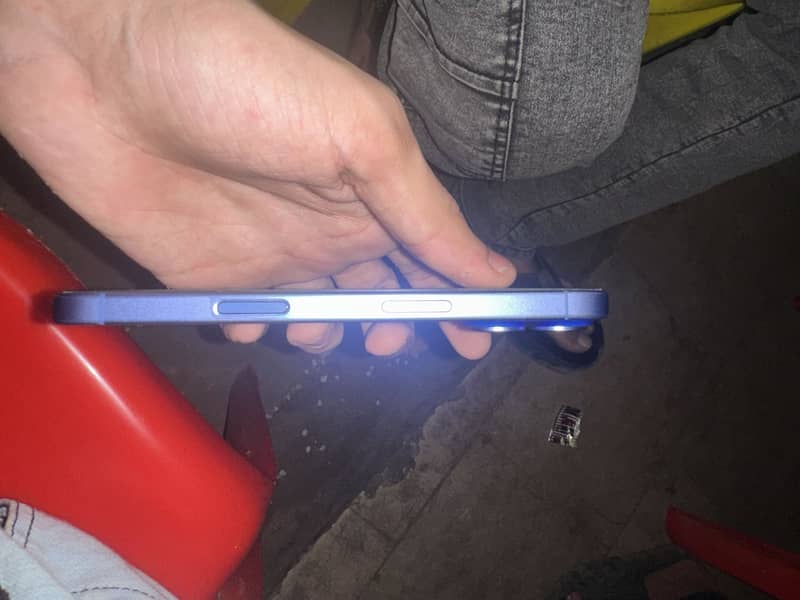 Apple iPhone 16 1