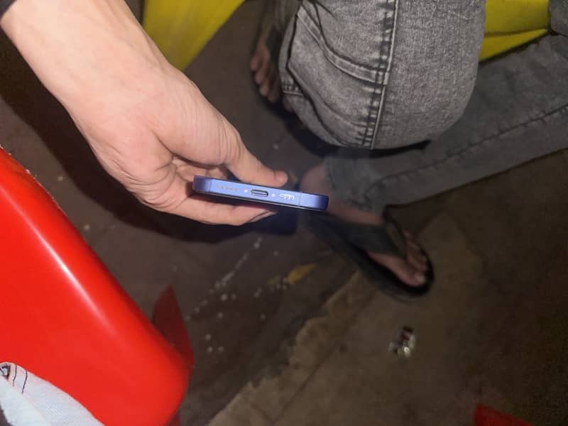 Apple iPhone 16 3