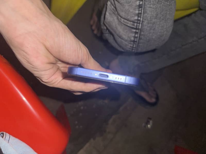 Apple iPhone 16 4