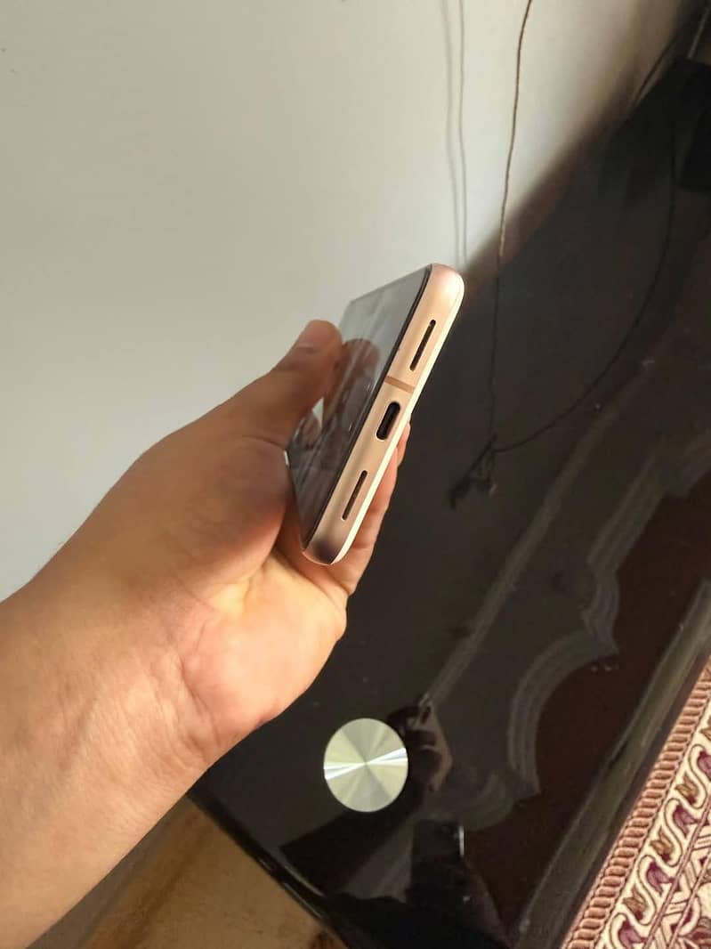 Google Pixel 8 5