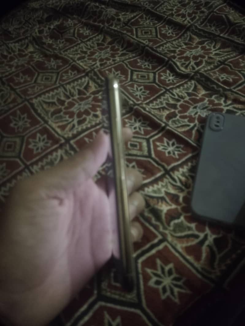 Apple iPhone XS 1