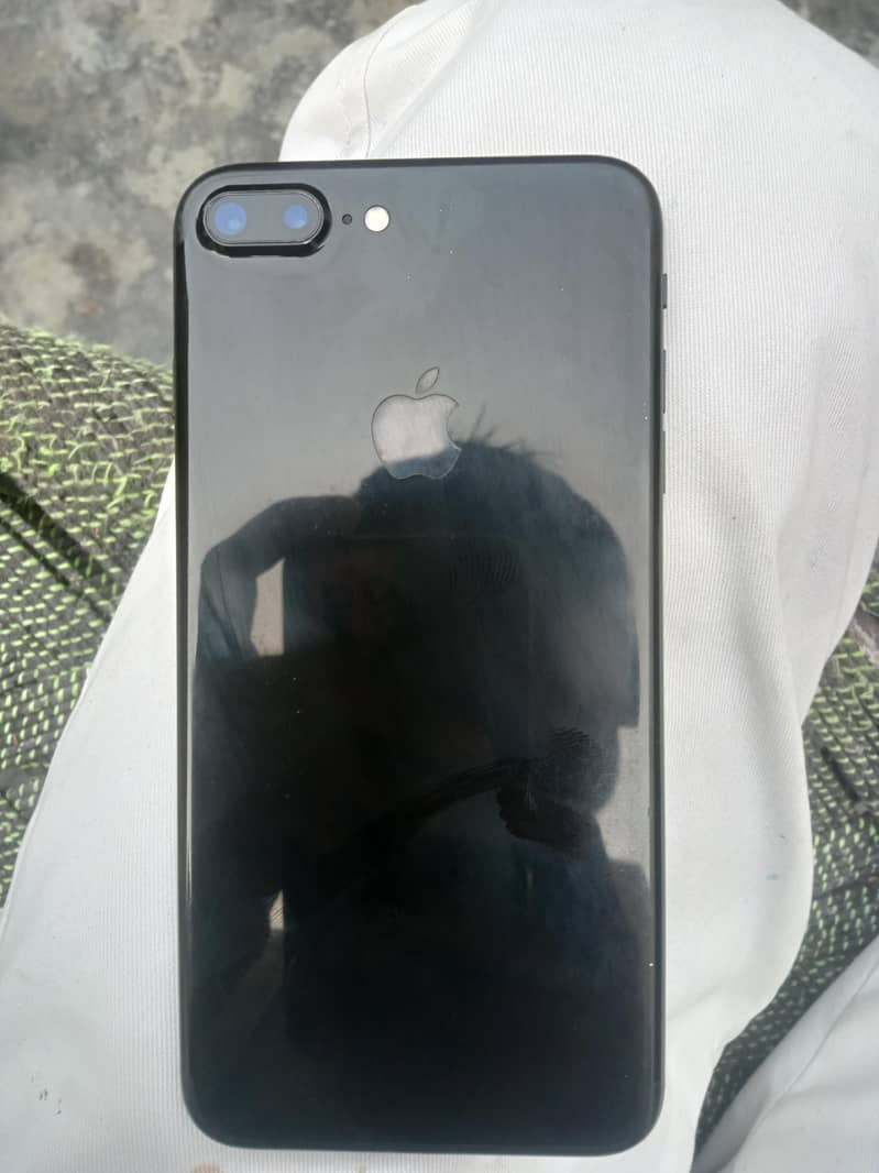 Apple iPhone 7 Plus 1