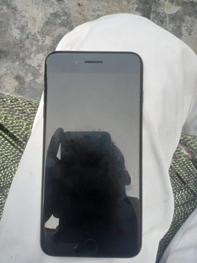 Apple iPhone 7 Plus 2